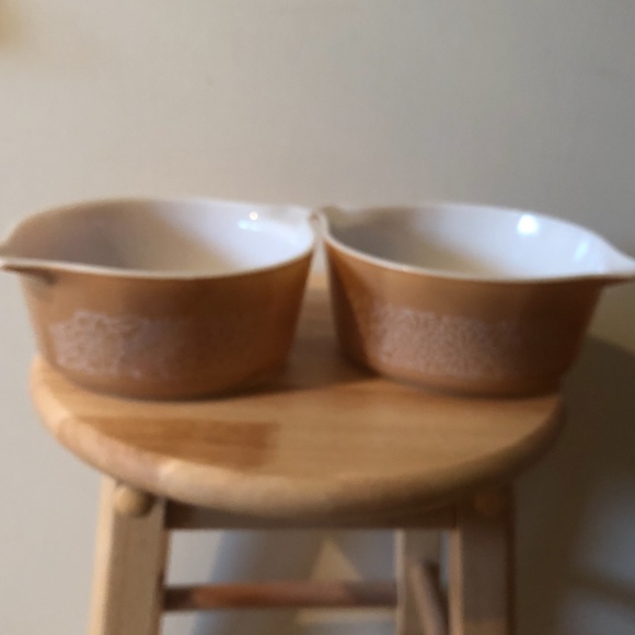 Lot of 2 brown Woodland Pyrex mini bowls EUC - Picture 2 of 4